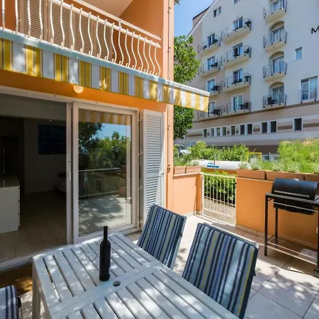 Apartments Selce *