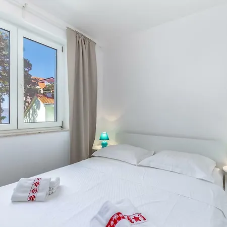 Apartments Selce *