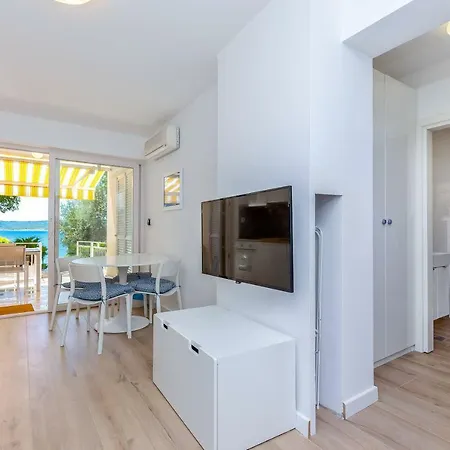 公寓 Apartments Selce 塞尔瑟